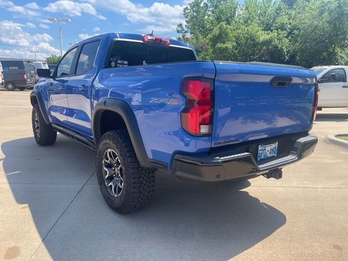 Used 2025 Chevrolet Colorado ZR2 w/ Technology Package AWD/4WD image 4