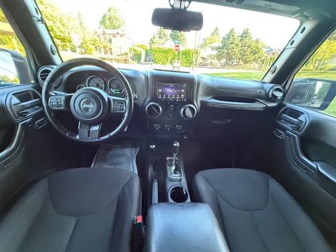 Used 2015 Jeep Wrangler Unlimited Sport AWD/4WD image 17