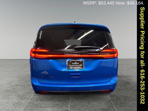 New 2026 Chrysler Pacifica Select image 26