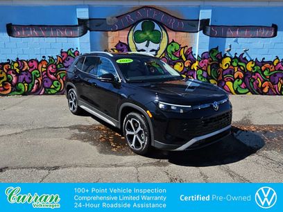 Certified 2025 Volkswagen Tiguan SE w/ Panoramic Sunroof Package