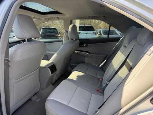Used 2012 Toyota Camry XLE w/ Leather Pkg image 14