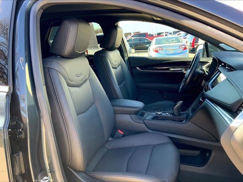 Used 2021 Cadillac XT5 Premium Luxury image 7