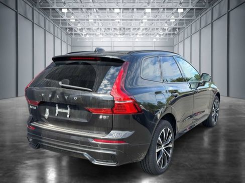 Used 2025 Volvo XC60 B5 Plus w/ Protection Package Premier AWD/4WD image 3