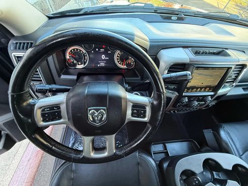 Used 2017 RAM 2500 Laramie w/ Sport Appearance Group AWD/4WD image 10