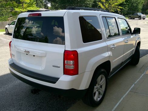 Used 2017 Jeep Patriot Latitude AWD/4WD image 5