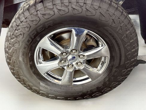 Used 2018 Ford F150 XLT w/ Equipment Group 302A Luxury image 11