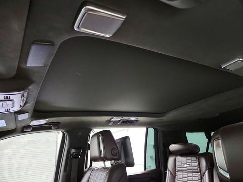 Used 2022 Cadillac Escalade ESV Sport Platinum w/ LPO, ONYX Package AWD/4WD image 15