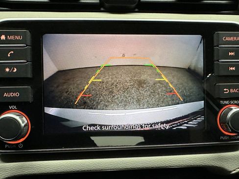 Used 2021 Nissan Versa SV image 14