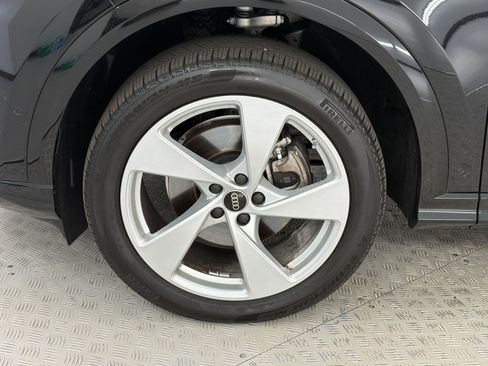 Used 2025 Audi Q5 Premium Plus w/ Premium Plus AWD/4WD image 13