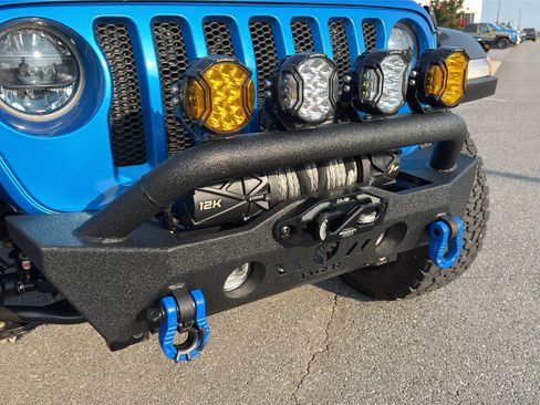 Used 2023 Jeep Wrangler Unlimited Sport AWD/4WD image 4