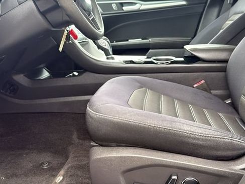 Used 2013 Ford Fusion SE FWD image 13