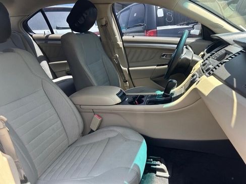 Used 2017 Ford Taurus SE FWD image 35