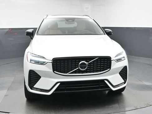 Used 2024 Volvo XC60 B5 Ultimate w/ Protection Package Premier AWD/4WD image 2