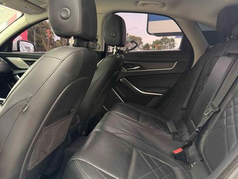 Used 2022 Jaguar XF SE RWD image 19