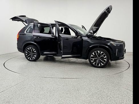 New 2026 Volvo XC90 B6 Plus w/ Protection Package image 10