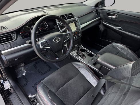 Used 2016 Toyota Camry XSE image 15