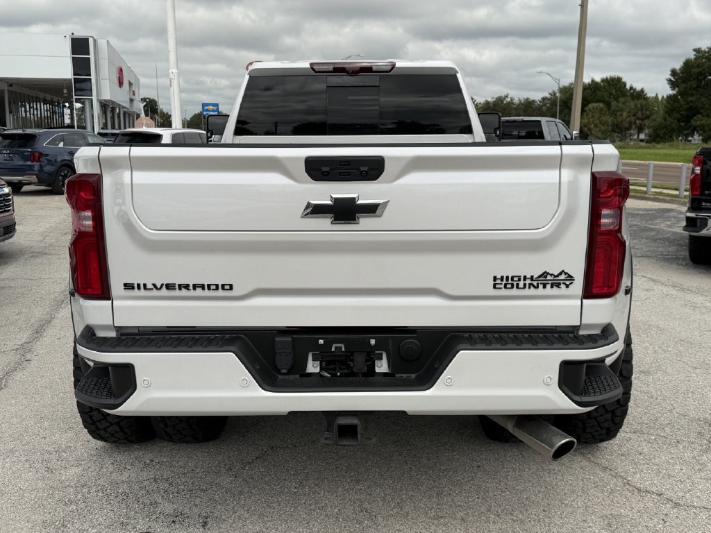Used 2024 Chevrolet Silverado 3500 High Country w/ High Country Premium Package AWD/4WD image 6