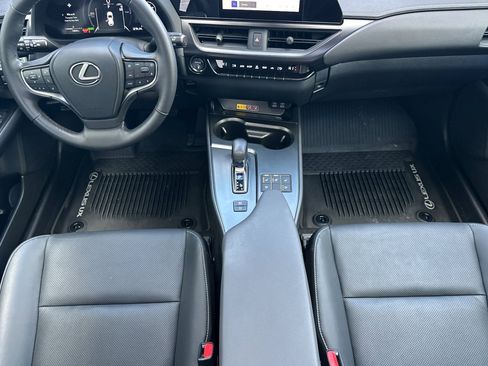 Used 2025 Lexus UX 300h FWD image 10