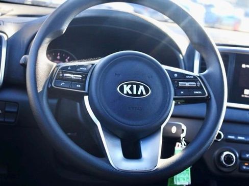 Used 2022 Kia Sportage LX image 5