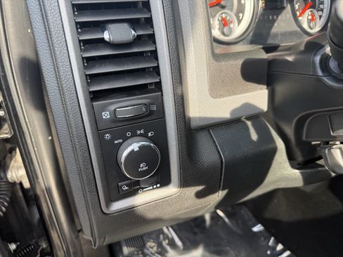 Used 2014 RAM 1500 Express image 24