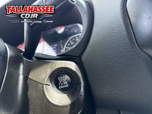 Used 2020 Jeep Renegade Altitude FWD image 19