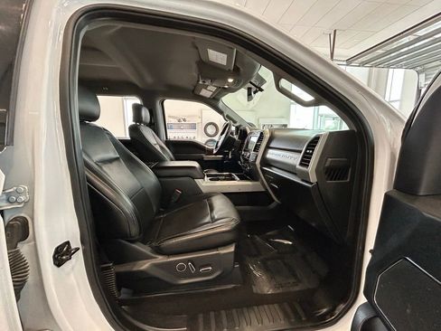 Used 2019 Ford F250 Lariat w/ Lariat Value Package image 34