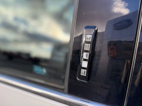 Used 2018 Ford F150 Platinum w/ Equipment Group 701A Luxury image 11