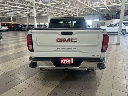 Used 2022 GMC Sierra 1500 SLE AWD/4WD image 4