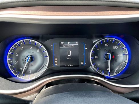 Used 2023 Chrysler Voyager LX FWD image 16