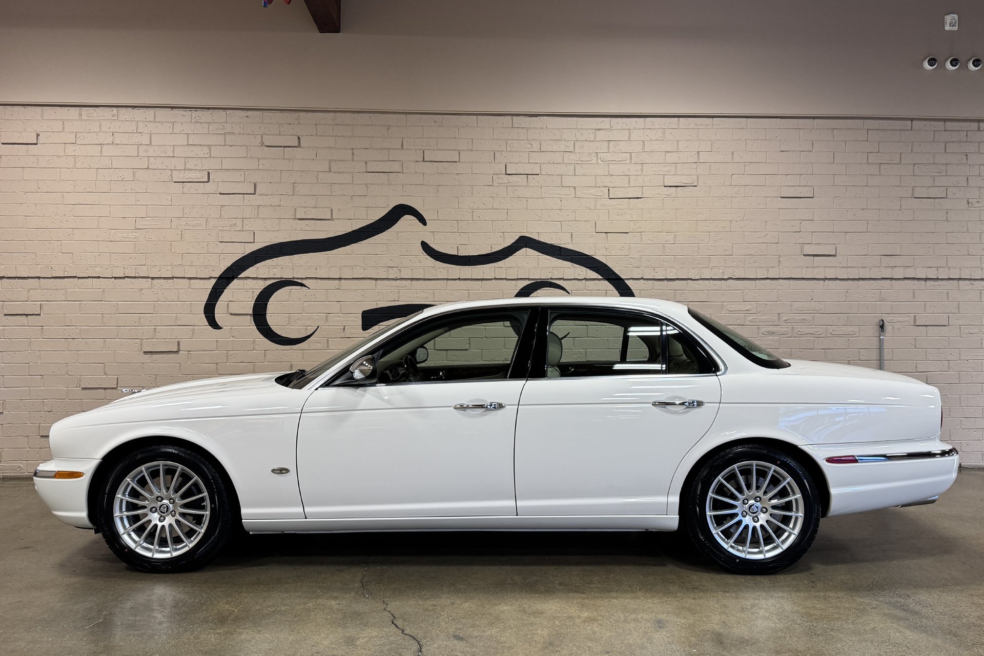 Used 2007 Jaguar XJ8 RWD image 11
