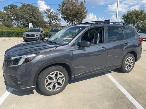 Used 2024 Subaru Forester Premium AWD/4WD image 6