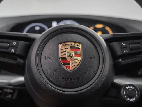 Certified 2025 Porsche Cayenne Coupe image 27