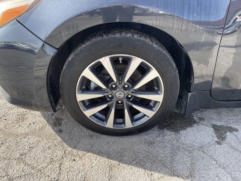 Used 2016 Nissan Altima 2.5 SL w/ 2.5 Technology Package image 16