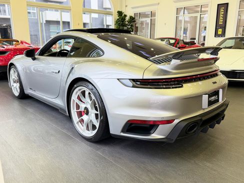 Used 2022 Porsche 911 Turbo image 21