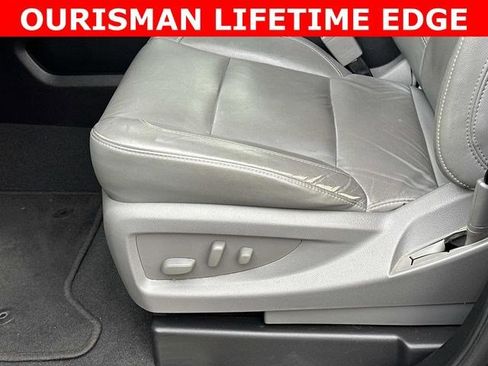 Used 2019 Chevrolet Suburban LT image 22