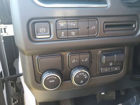 Used 2022 Chevrolet Tahoe RST w/ Sport Performance Package image 24