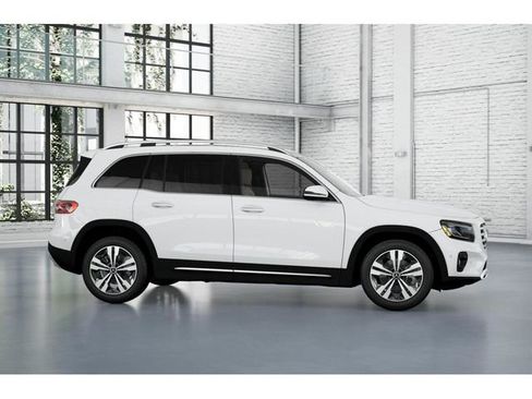 Used 2026 Mercedes-Benz GLB 250 4MATIC image 15