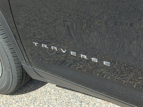 New 2026 Chevrolet Traverse LT w/ LPO, Floor Liner Package image 32