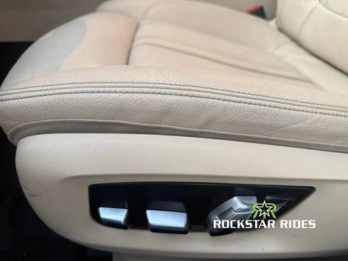 Used 2020 BMW 530i w/ M Sport Package RWD image 26