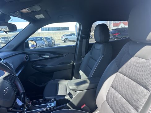 Used 2023 Chevrolet TrailBlazer RS image 12