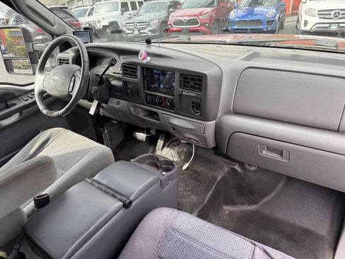 Used 2003 Ford Excursion XLT AWD/4WD image 6