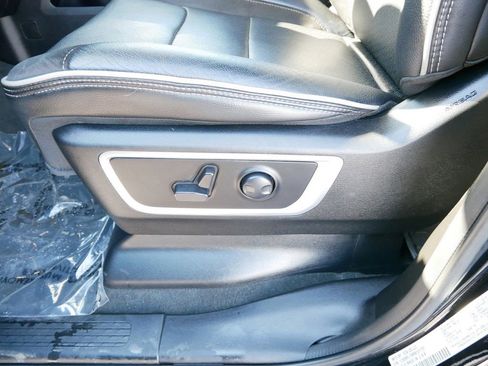 Used 2024 RAM 1500 Laramie image 8