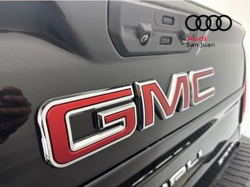 Used 2022 GMC Sierra 2500 Denali w/ Denali Black Diamond Edition image 15