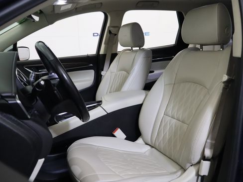 Used 2023 Buick Enclave Avenir w/ Avenir Technology Package image 23