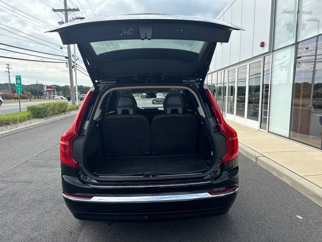 Used 2024 Volvo XC90 B6 Plus w/ Protection Package Premier AWD/4WD image 11