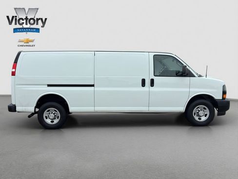 Used 2019 Chevrolet Express 2500 Extended w/ Driver Convenience Package RWD image 8