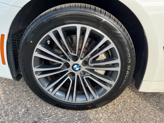 Used 2019 BMW 530i xDrive w/ Convenience Package AWD/4WD image 10