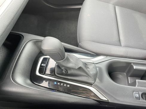 Used 2025 Toyota Corolla LE image 41