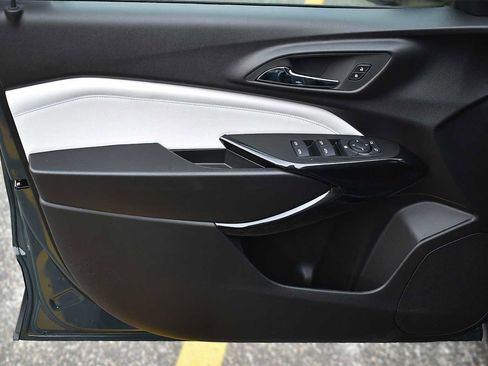 New 2026 Chevrolet Trax LT w/ LT Convenience Package image 23