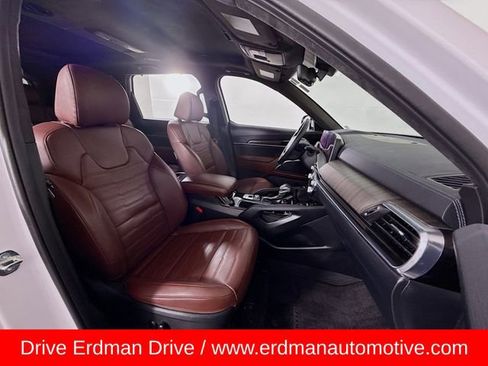 Used 2025 Kia Telluride SX Prestige image 24